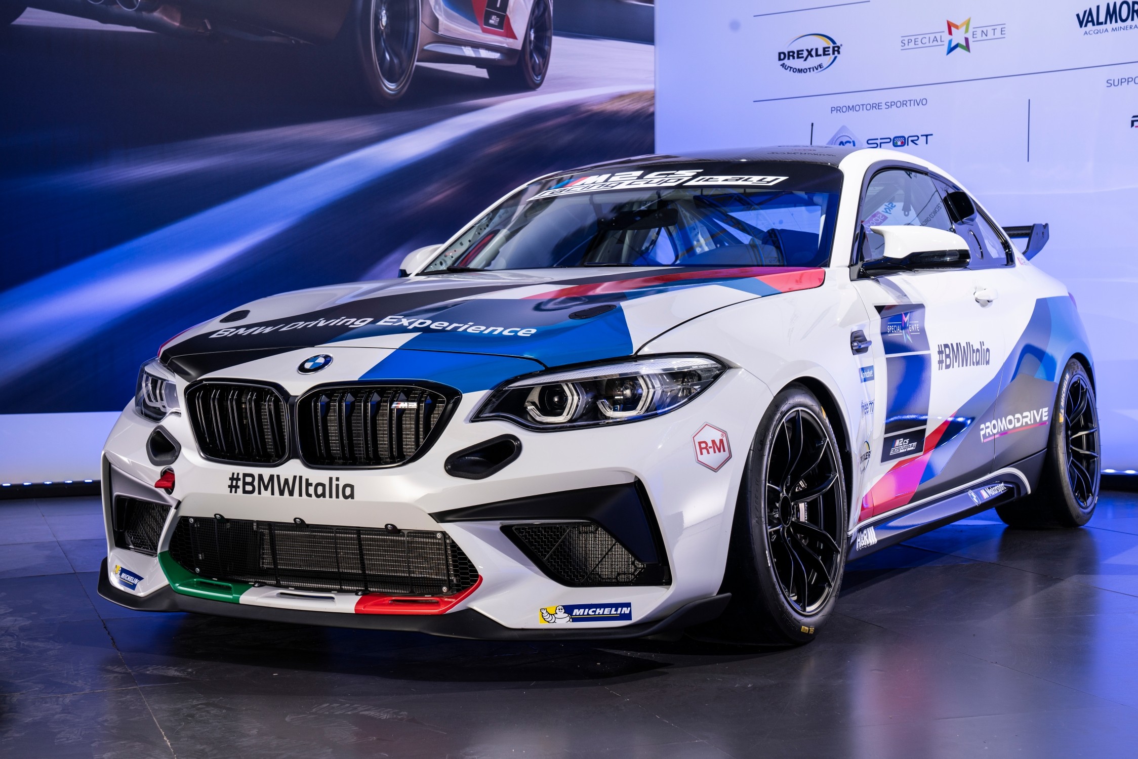 Bmw m2 cs racing