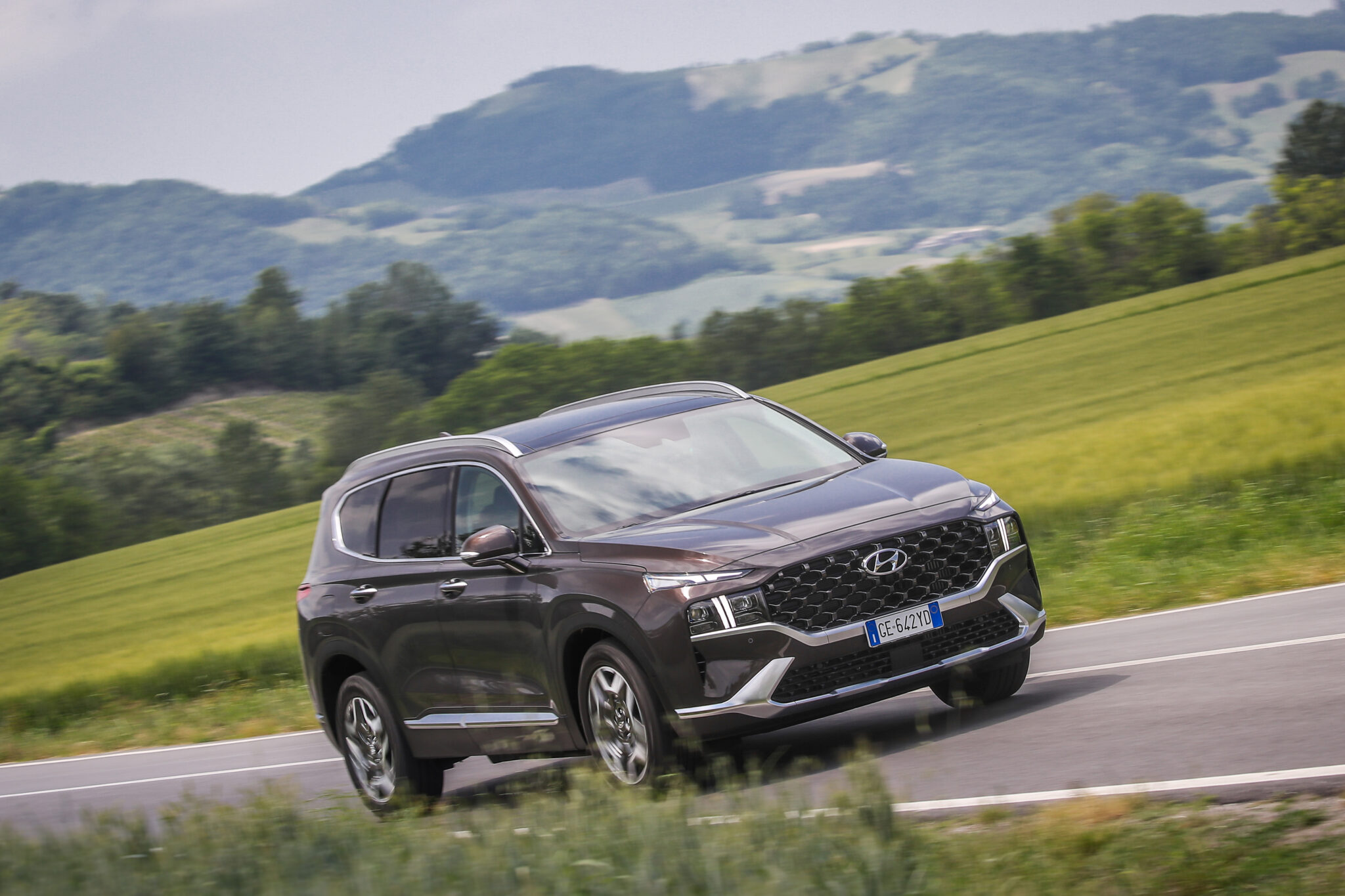 Hyundai Santa Fe Plugin Hybrid, la nuova SUV ibrida della marca coreana