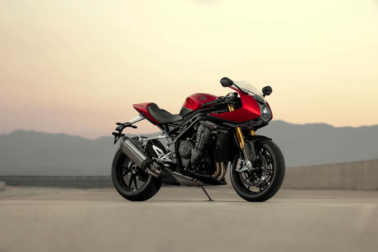 Speed Triple 1200 RR, la nuova esclusiva café racer di Triumph