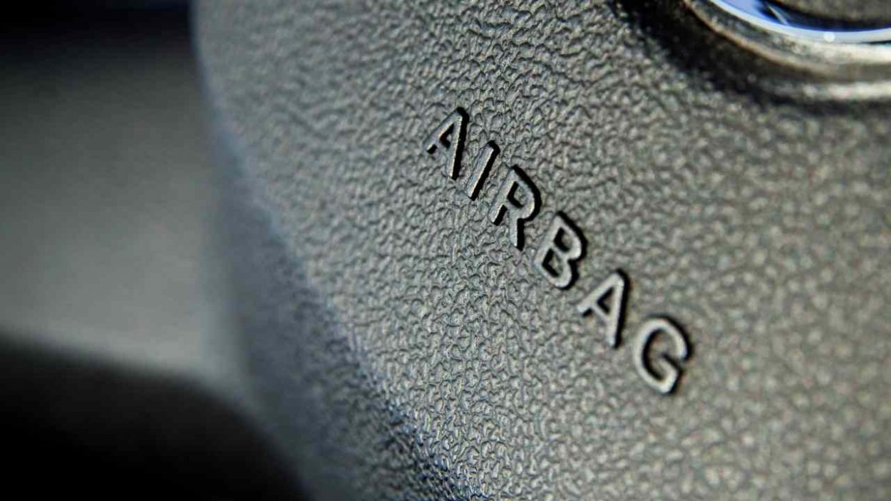 Come risolvere se esce la spia dell'airbag