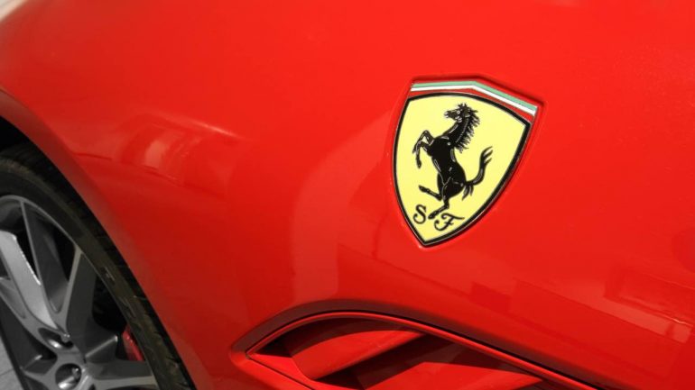 Ferrari - fonte_depositphotos - targetmotori.com