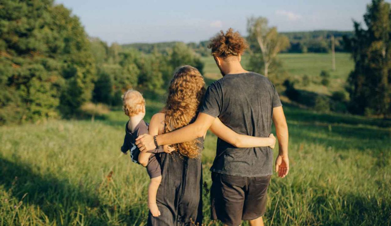 Famiglia felice - foto pexels - targetmotori.com