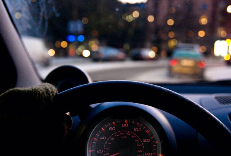 Uomo al volante - foto positano news - targetmotori.com